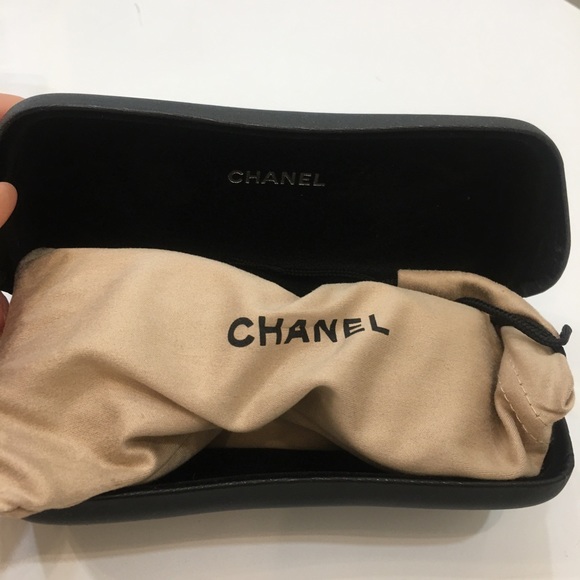 vintage Chanel sunglasses with crystals - Picture 2 of 9